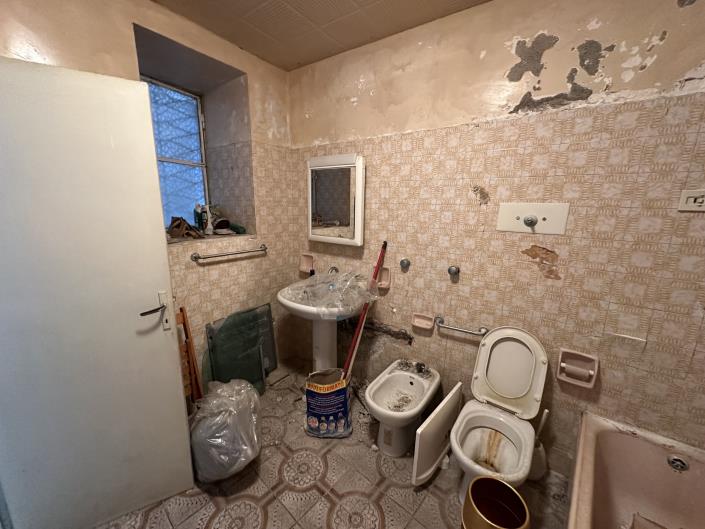 Image No.28-4 Bed Townhouse for sale