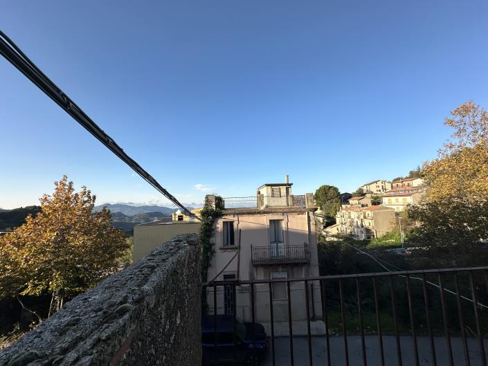 Image No.9-3 Bed Semi-Detached for sale