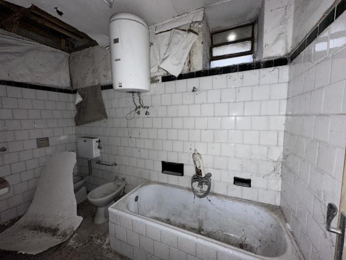 Image No.18-3 Bed Semi-Detached for sale