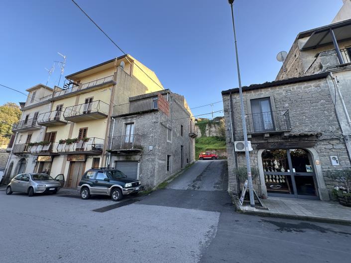 Image No.21-3 Bed Semi-Detached for sale