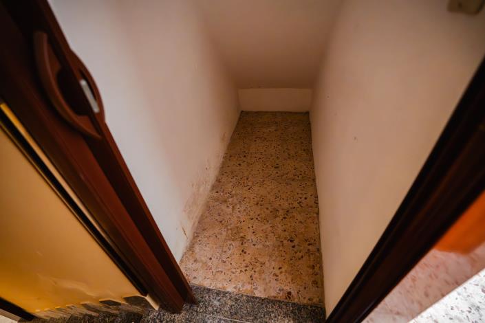 Image No.18-2 Bed Townhouse for sale