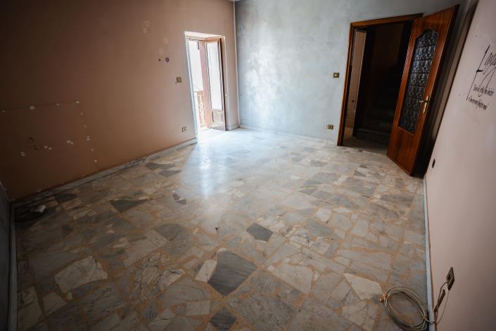 Image No.12-2 Bed Townhouse for sale