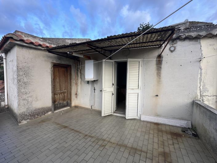 Image No.16-2 Bed Townhouse for sale