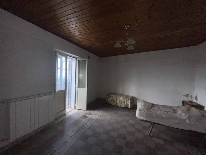 Image No.13-2 Bed Townhouse for sale