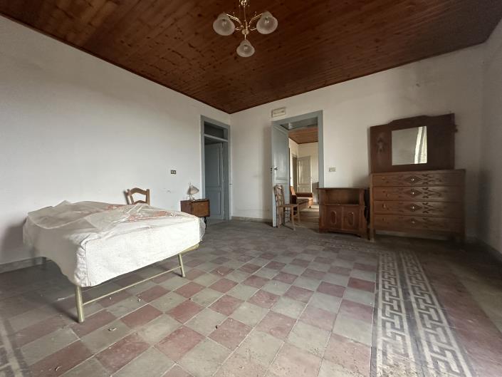 Image No.7-2 Bed Townhouse for sale