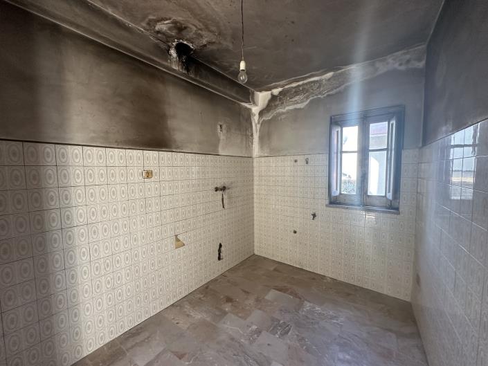 Image No.18-2 Bed Semi-Detached for sale