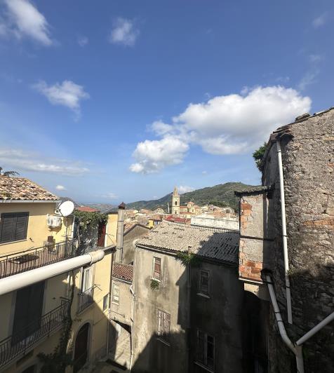 Image No.21-2 Bed Semi-Detached for sale