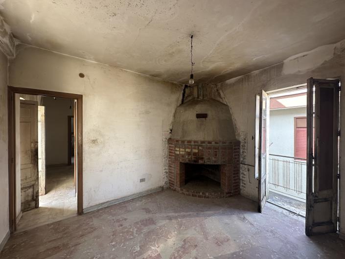 Image No.8-2 Bed Semi-Detached for sale