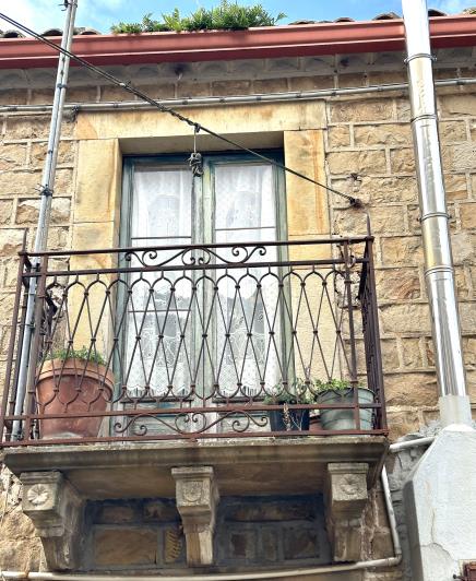 Image No.5-2 Bed Semi-Detached for sale