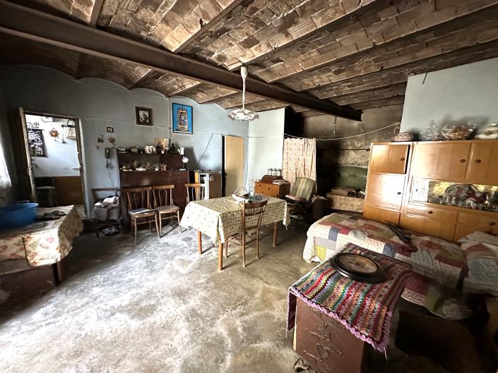 Image No.19-2 Bed Semi-Detached for sale