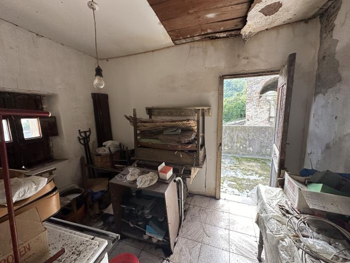 Image No.19-1 Bed Semi-Detached for sale