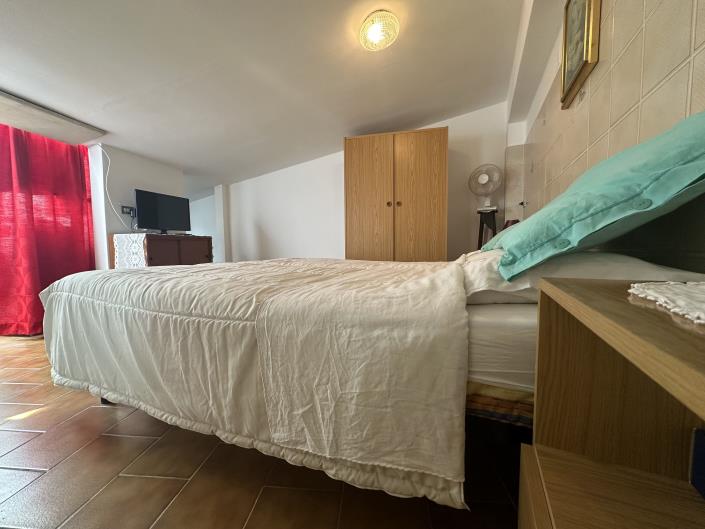 Image No.10-1 Bed Townhouse for sale