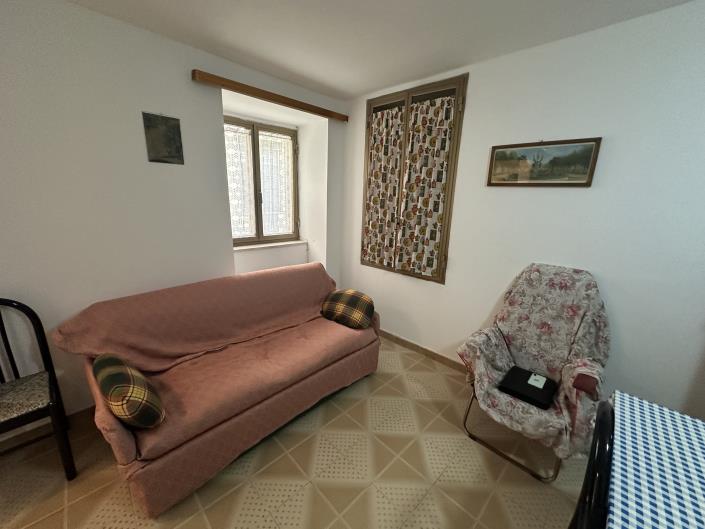 Image No.25-1 Bed Townhouse for sale