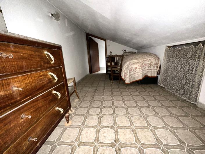 Image No.13-2 Bed Semi-Detached for sale