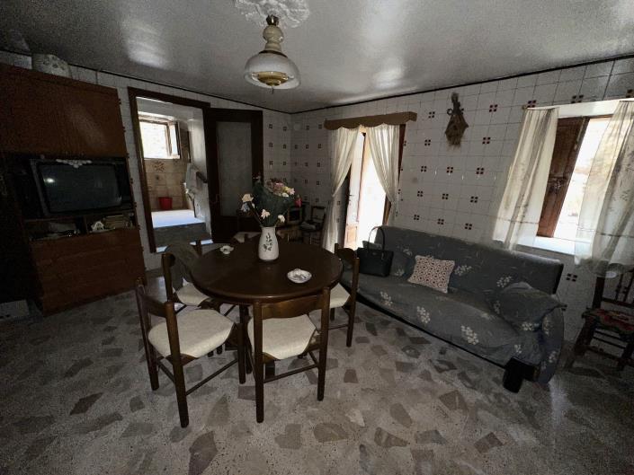 Image No.7-2 Bed Semi-Detached for sale