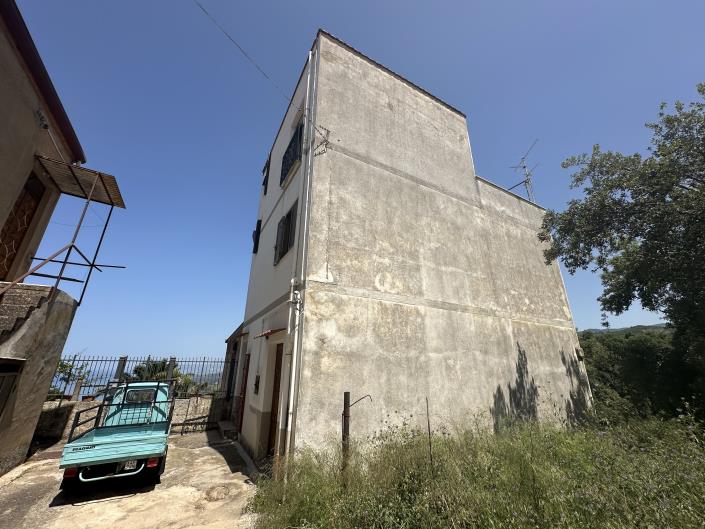 Image No.5-1 Bed Semi-Detached for sale