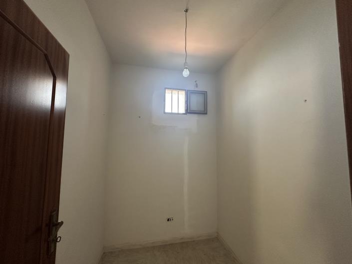 Image No.18-1 Bed Semi-Detached for sale