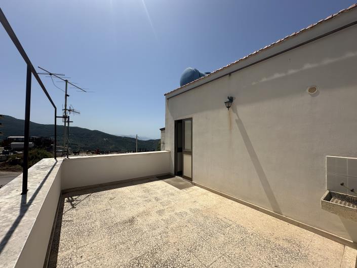 Image No.22-1 Bed Semi-Detached for sale