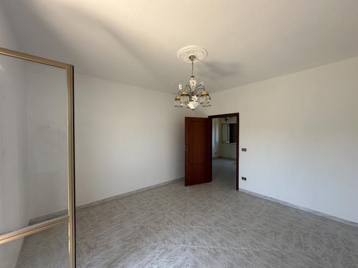 Image No.38-1 Bed Semi-Detached for sale