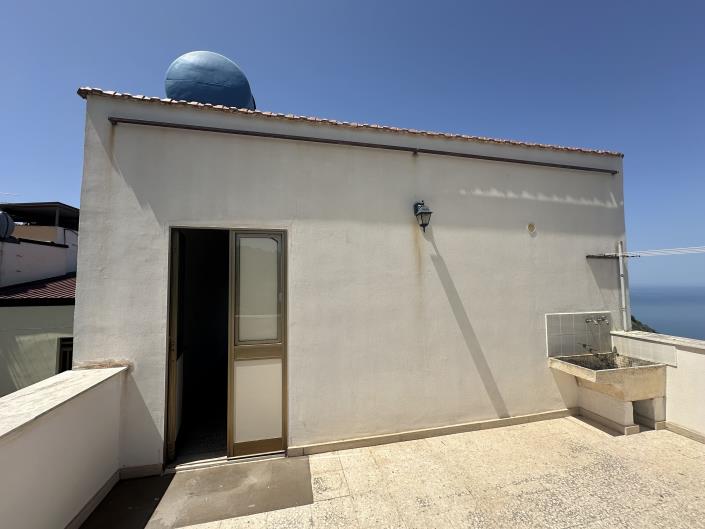 Image No.51-1 Bed Semi-Detached for sale