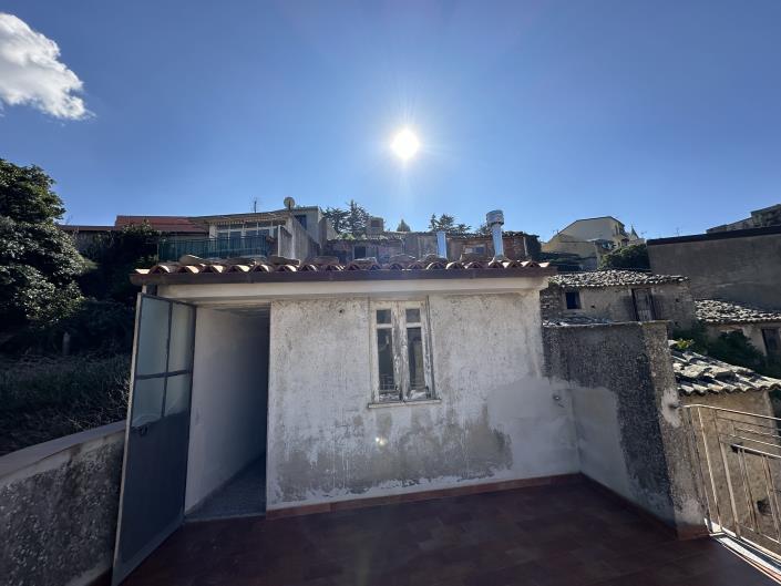 Image No.9-3 Bed Townhouse for sale