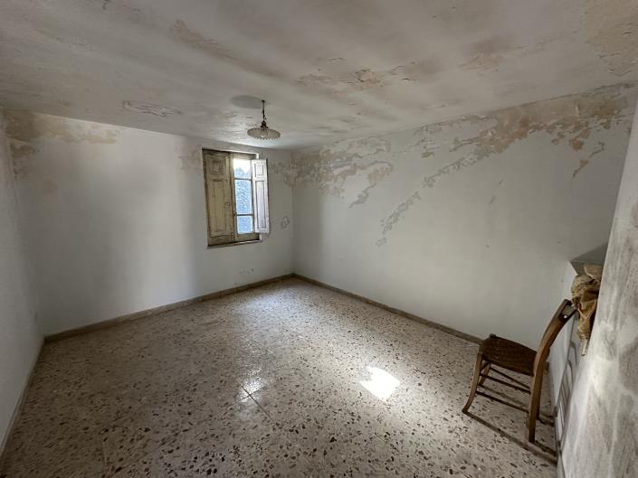 Image No.10-3 Bed Townhouse for sale