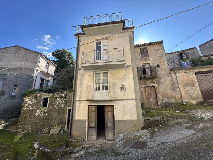 Image No.3-3 Bed Townhouse for sale