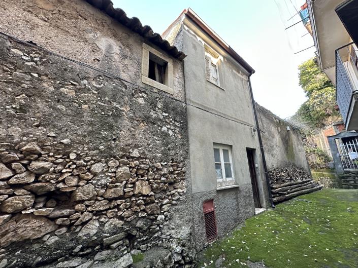 Image No.26-3 Bed Townhouse for sale