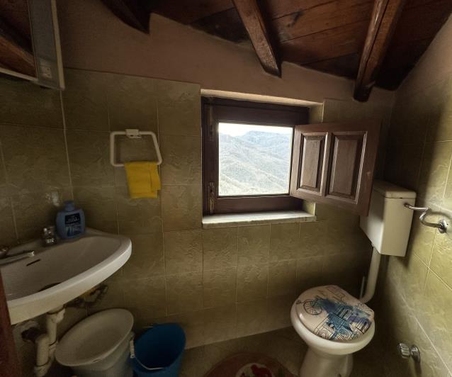 Image No.12-3 Bed Semi-Detached for sale