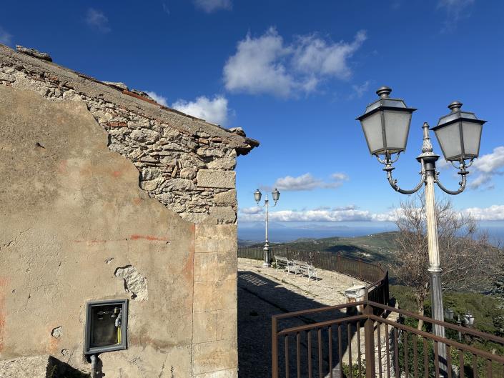 Image No.24-2 Bed Semi-Detached for sale