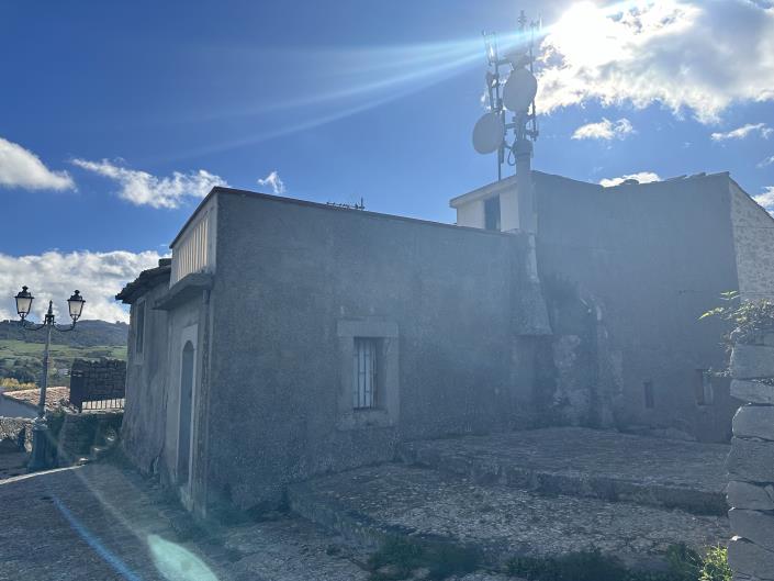 Image No.28-2 Bed Semi-Detached for sale