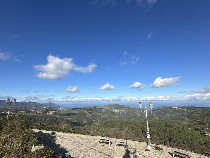 Image No.36-2 Bed Semi-Detached for sale