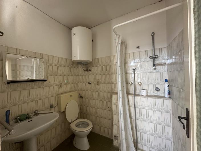 Image No.20-2 Bed Semi-Detached for sale