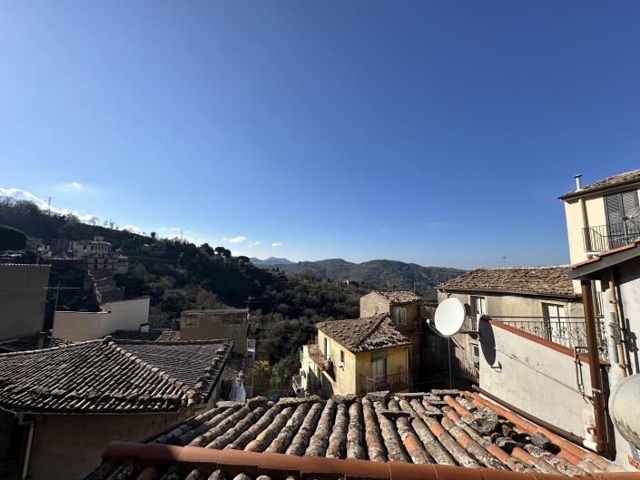 Image No.26-2 Bed Townhouse for sale