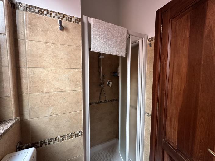 Image No.18-2 Bed Townhouse for sale