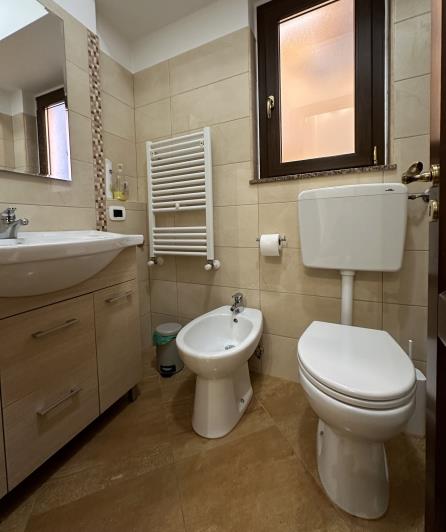 Image No.19-2 Bed Townhouse for sale