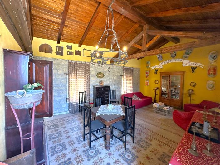 Image No.9-5 Bed Restaurant for sale