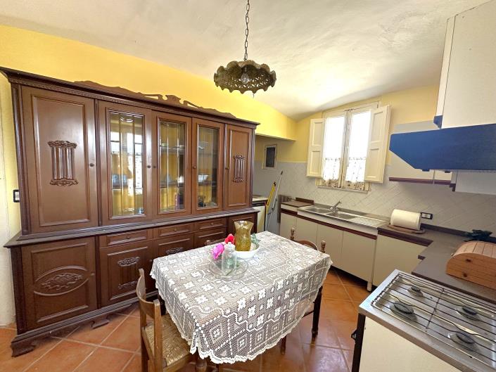 Image No.19-5 Bed Restaurant for sale