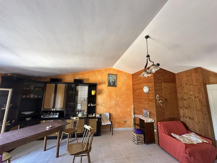 Image No.20-2 Bed Townhouse for sale