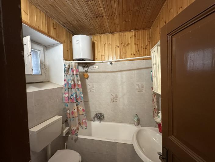 Image No.32-2 Bed Townhouse for sale