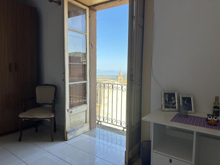 Image No.22-2 Bed Townhouse for sale