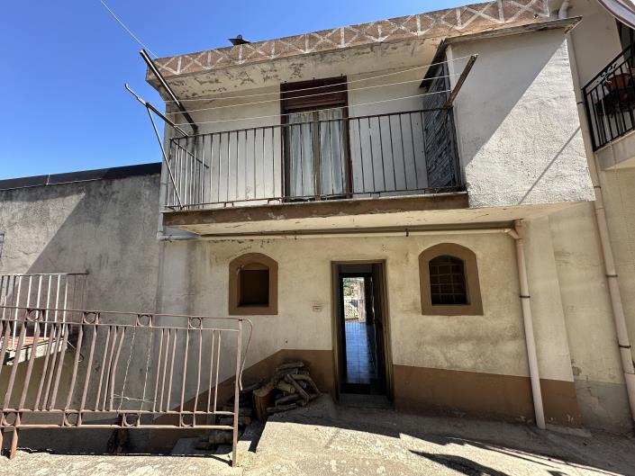 Image No.7-2 Bed Townhouse for sale