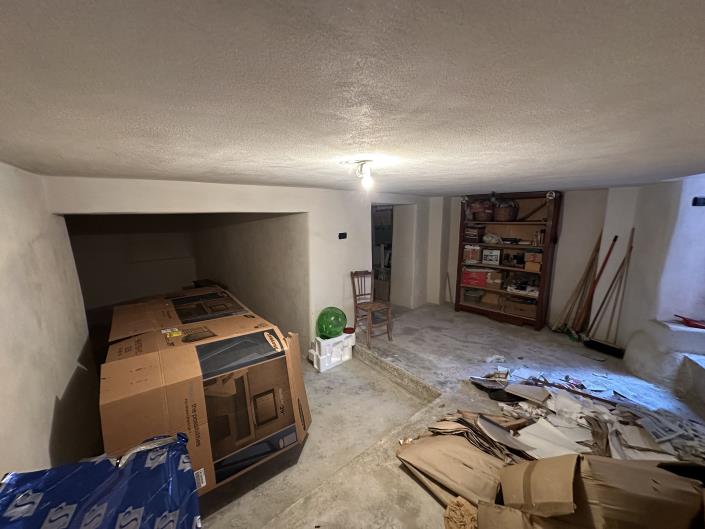 Image No.41-2 Bed House for sale