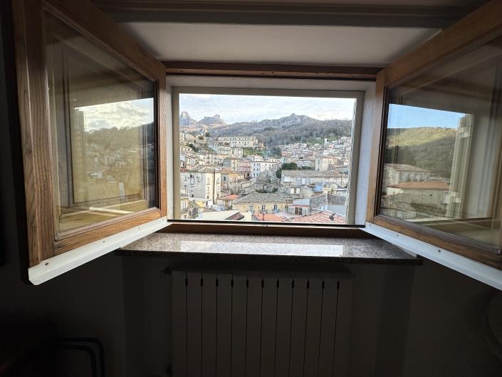 Image No.4-2 Bed House for sale