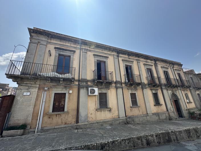 Image No.6-3 Bed Property for sale