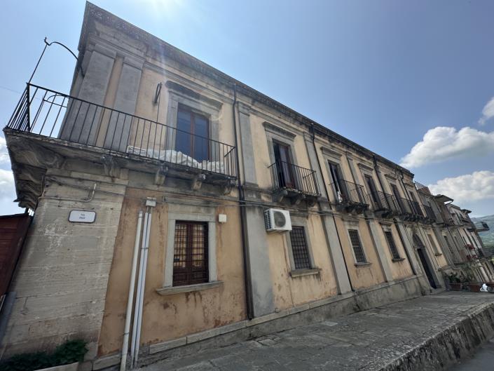 Image No.44-3 Bed Property for sale