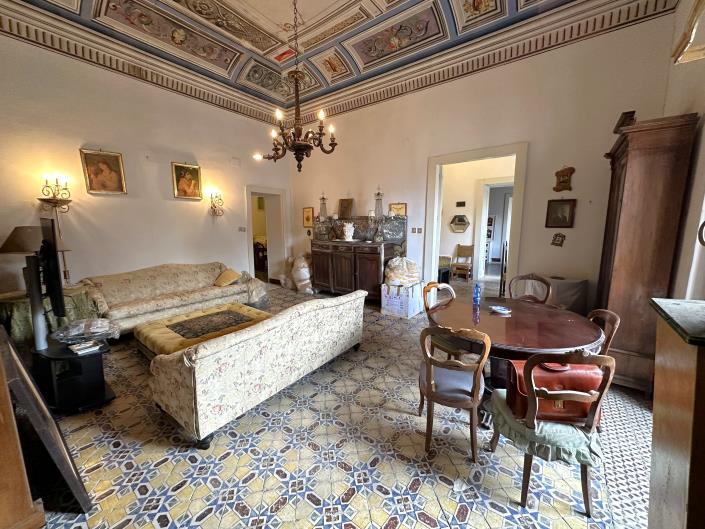 Image No.9-3 Bed Property for sale