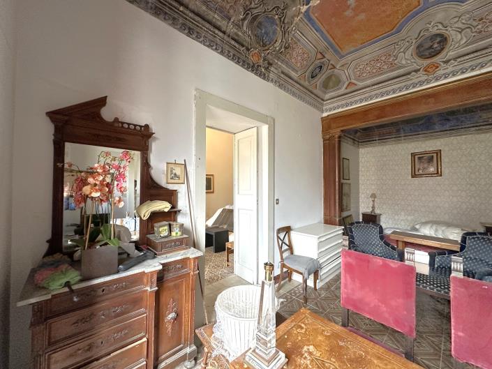 Image No.20-3 Bed Property for sale