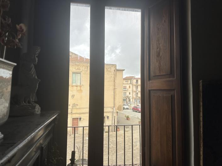 Image No.40-3 Bed Property for sale