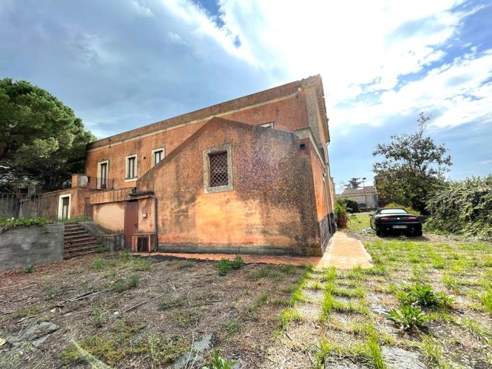 Image No.9-5 Bed Villa / Detached for sale